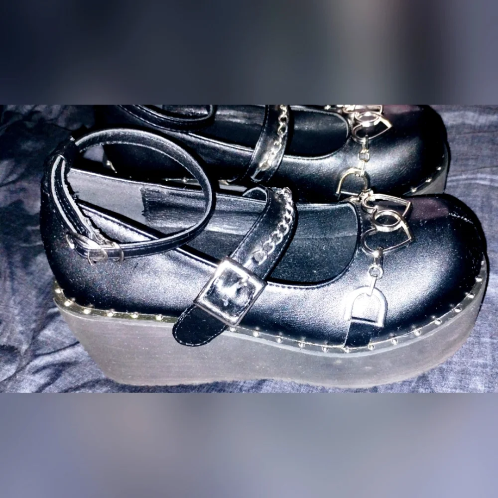 Women's Black Mary Jane Goth Platform Buckle Shoes w/ Heart & Chain accents